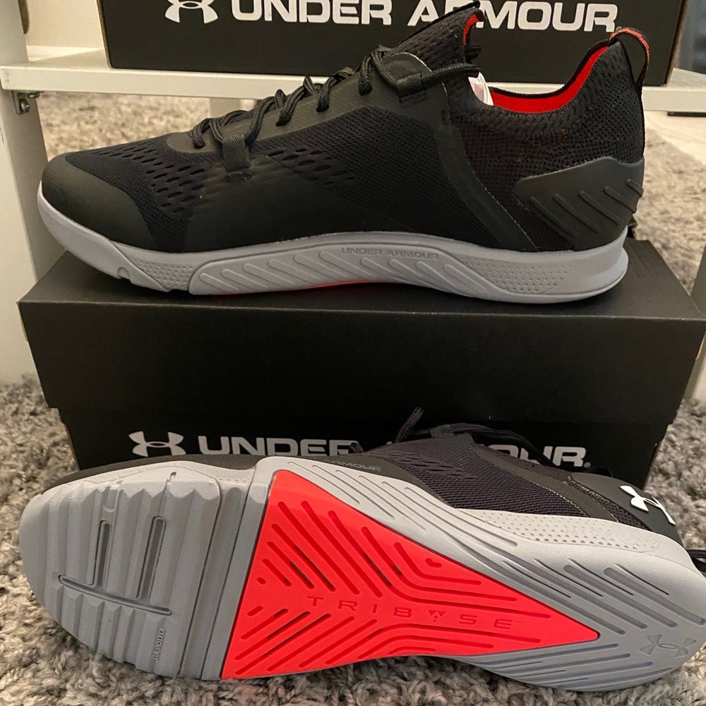 Make an offer! NWT UA Tribase Reign 2
